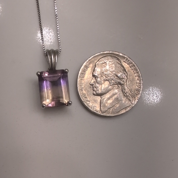Elegant Purple and Silver Pendant Necklace - Picture 4 of 4